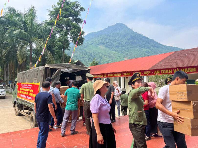 Hướng Về Miền Bắc - Đông Dương Sài Gòn Và Cục An Ninh Nội Địa Cùng Các Nhà Hảo Tâm Hỗ Trợ Người Dân Sau Cơn Bão Yagi 38 Hướng Về Miền Bắc - Đông Dương Sài Gòn Và Cục An Ninh Nội Địa Cùng Các Nhà Hảo Tâm Hỗ Trợ Người Dân Sau Cơn Bão Yagi